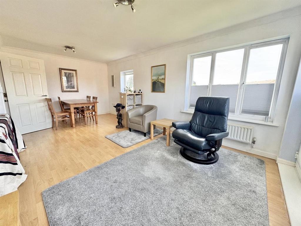 Living/dining room