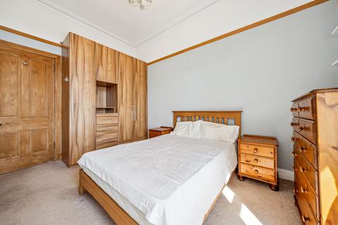2/2, 31 Caird Drive, Glasgow, G11 5DY