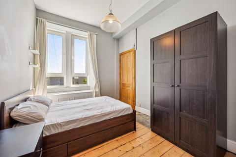 2/2, 31 Caird Drive, Glasgow, G11 5DY