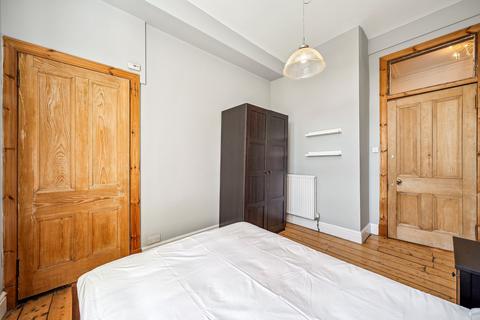 2/2, 31 Caird Drive, Glasgow, G11 5DY