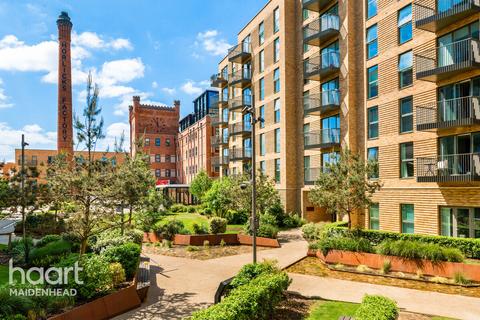 2 bedroom apartment for sale, Memorial Avenue, Slough