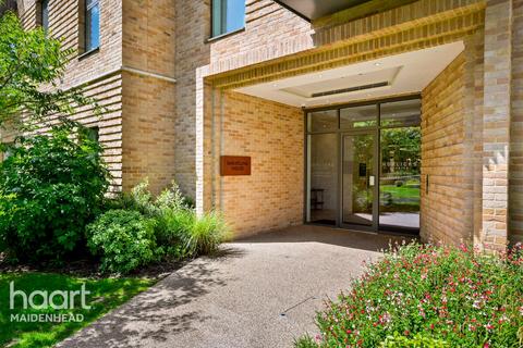 2 bedroom apartment for sale, Memorial Avenue, Slough