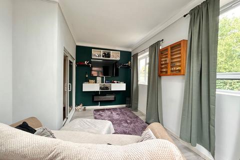 1 bedroom end of terrace house for sale, Beauvoir Drive, Sittingbourne ME10