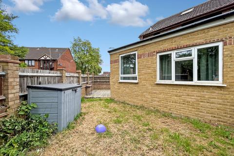 1 bedroom end of terrace house for sale, Beauvoir Drive, Sittingbourne ME10