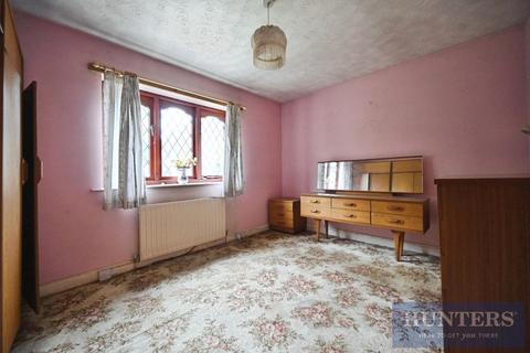2 bedroom detached bungalow for sale, Jamie Court, Bradford