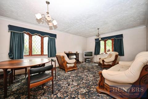 2 bedroom detached bungalow for sale, Jamie Court, Bradford
