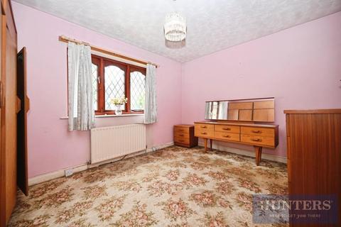 2 bedroom detached bungalow for sale, Jamie Court, Bradford