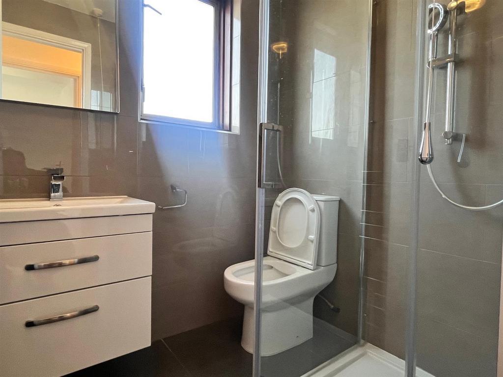 Shower room.jpg