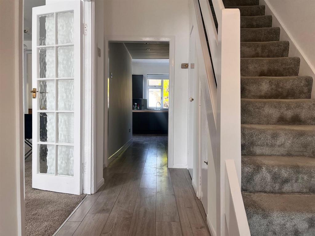 Entrance hall.jpg