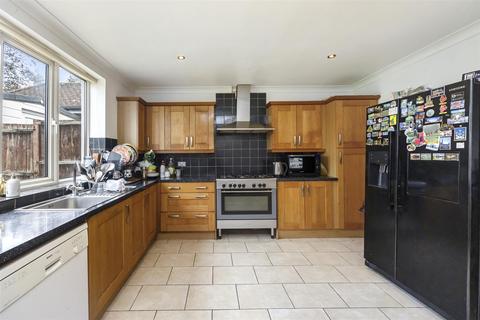 4 bedroom semi-detached house for sale, Larkfield Way, Surrenden, Brighton