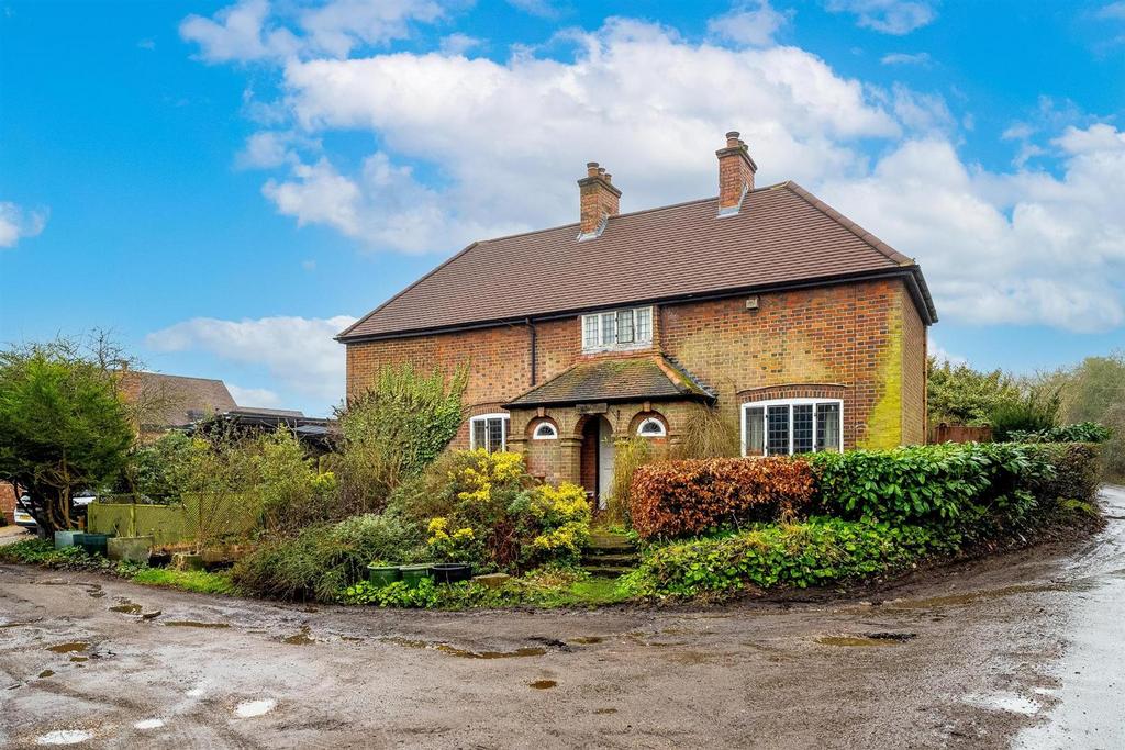 Rectory Lane Rettendon Rectory Lane, Shenley WD7 3 bed detached house - £975,000
