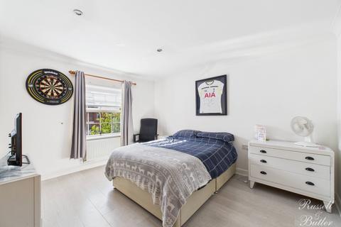33 Bernardines Way, Buckingham, MK18 1BF