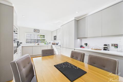 33 Bernardines Way, Buckingham, MK18 1BF