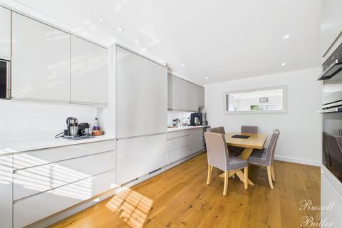 33 Bernardines Way, Buckingham, MK18 1BF