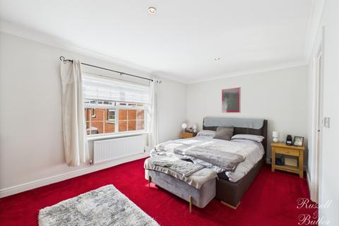 33 Bernardines Way, Buckingham, MK18 1BF