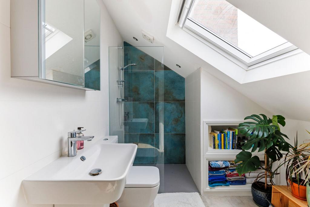 Ensuite shower room