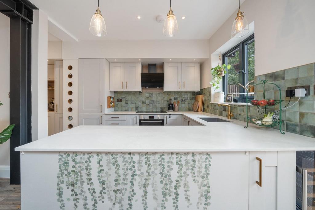 Bentworth Road W12 7 AH-9.JPG