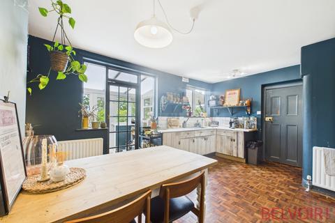 8 Thorpe Crescent, Nottingham, NG3 6BY