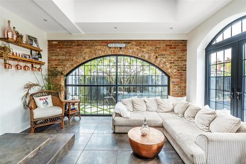 19a Hill Road, Carshalton, SM5 3RA