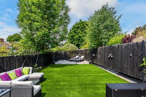 19a Hill Road, Carshalton, SM5 3RA