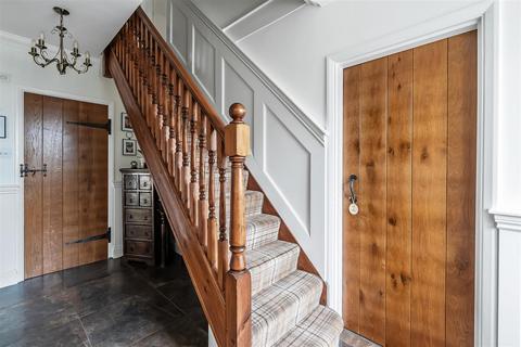 19a Hill Road, Carshalton, SM5 3RA