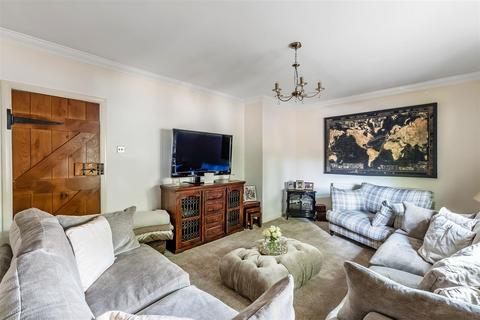 19a Hill Road, Carshalton, SM5 3RA