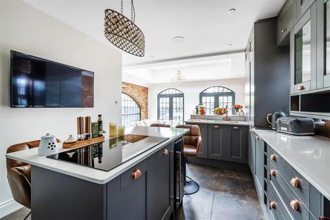 19a Hill Road, Carshalton, SM5 3RA
