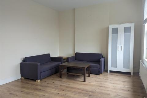 1 bedroom flat to rent, Munster Road, London