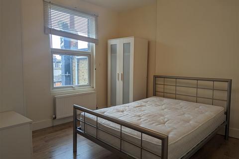 1 bedroom flat to rent, Munster Road, London