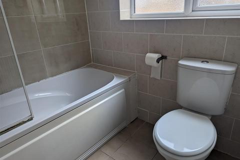 1 bedroom flat to rent, Munster Road, London