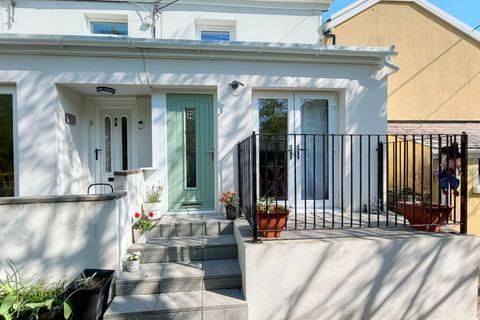 42 Heol Gwys, Upper Cwmtwrch, Swansea, SA9 2XQ