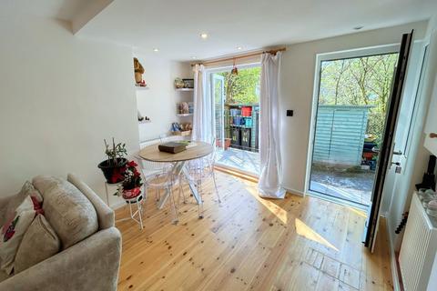 42 Heol Gwys, Upper Cwmtwrch, Swansea, SA9 2XQ