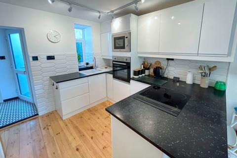 42 Heol Gwys, Upper Cwmtwrch, Swansea, SA9 2XQ