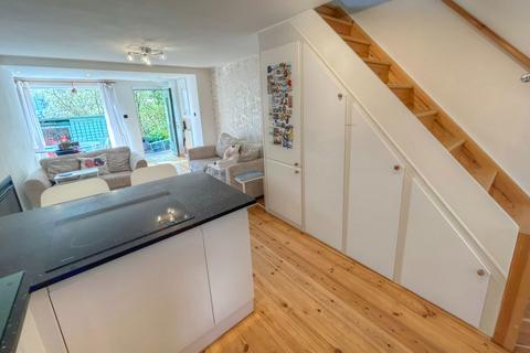 42 Heol Gwys, Upper Cwmtwrch, Swansea, SA9 2XQ