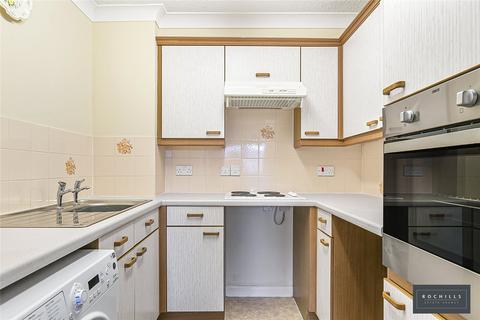 1 bedroom apartment for sale, Mervyn Road, Shepperton, Surrey, TW17