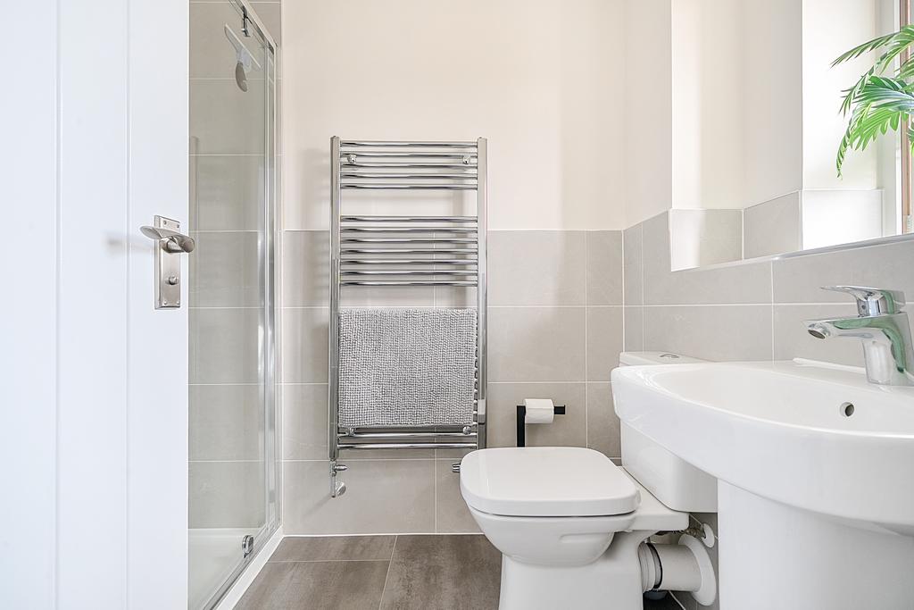 129663318682f236bc0f59arw1