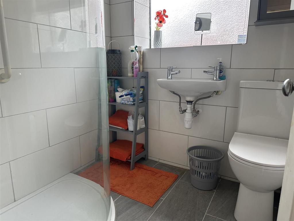 Family Shower Room
