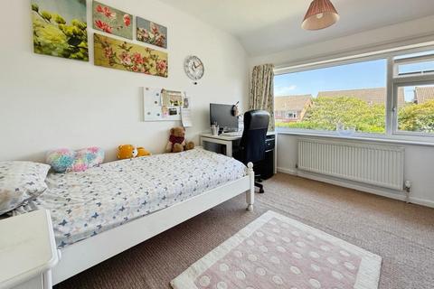 18 Canberra Road, Bramhall, Stockport, SK7 1LG