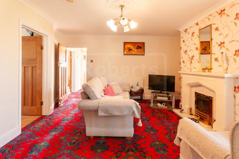 3 bedroom detached bungalow for sale, Brecon Road, Ystradgynlais, Swansea. SA9