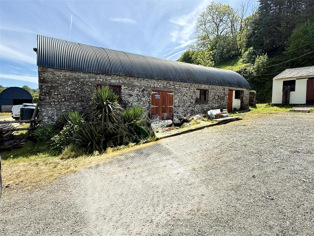 Detached workshop/ coach house building