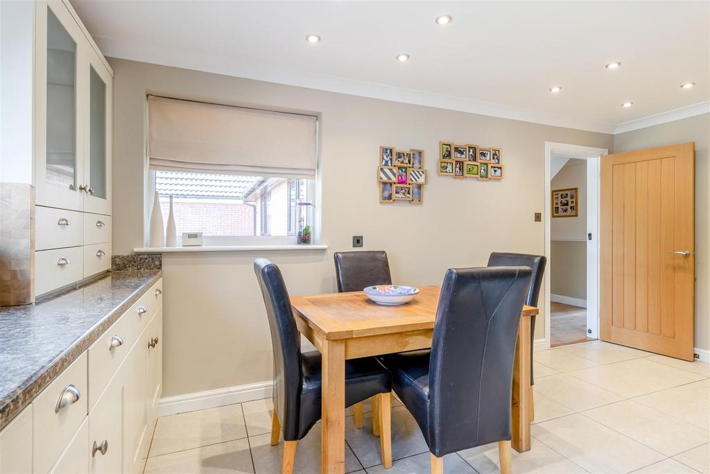 8648189-interior24.jpg