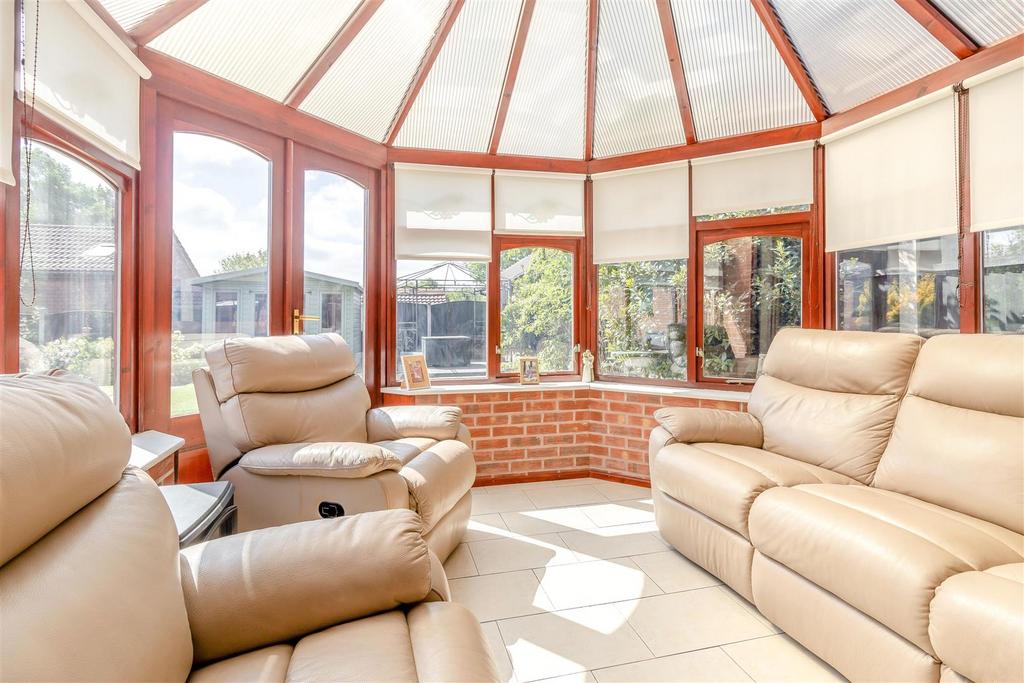 8648189-interior10.jpg