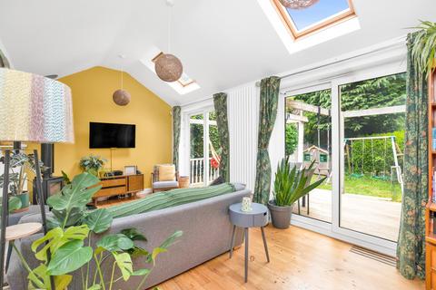 32 Charthouse Road, Ash Vale, Aldershot, GU12 5LS