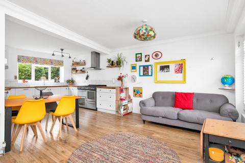 32 Charthouse Road, Ash Vale, Aldershot, GU12 5LS
