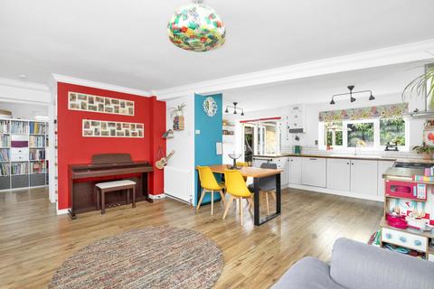 32 Charthouse Road, Ash Vale, Aldershot, GU12 5LS