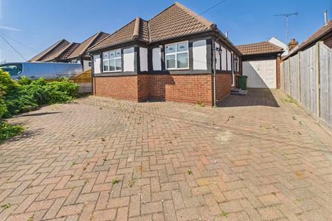 3 bedroom detached bungalow for sale, Bruce Grove, Wickford