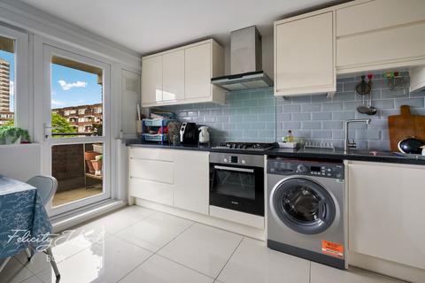 2 bedroom flat for sale, Weatherley Close, London