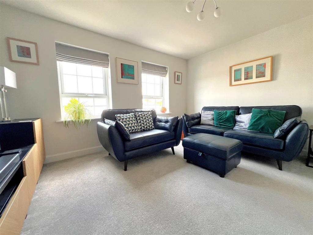 Living room 2.jpg