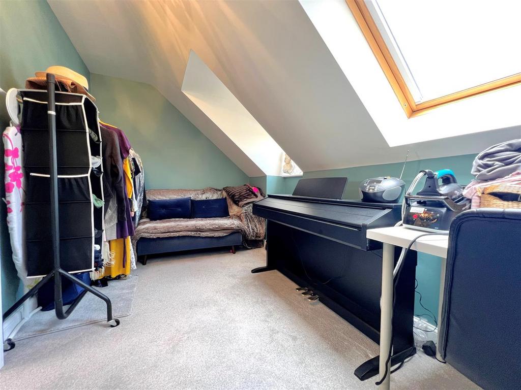 Bed 3.jpg