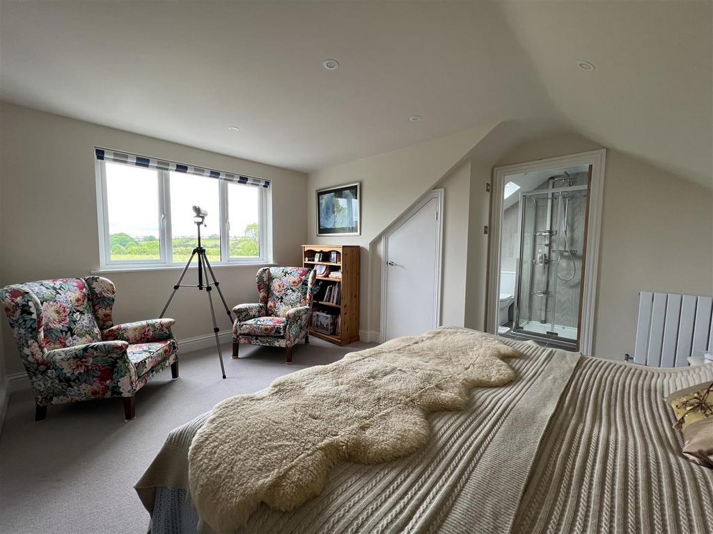 Bedroom: